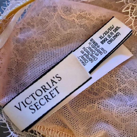 Victoria Secret SOLD - Picture 5 of 5